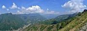 51 Bella vista panoramica dalla linea taglia-fuoco su San Pellegrino Terme ed oltre